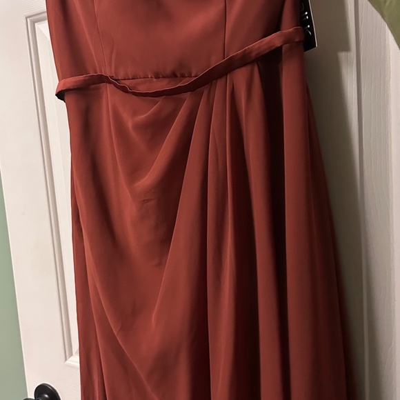 Dress - Picture 2 of 4